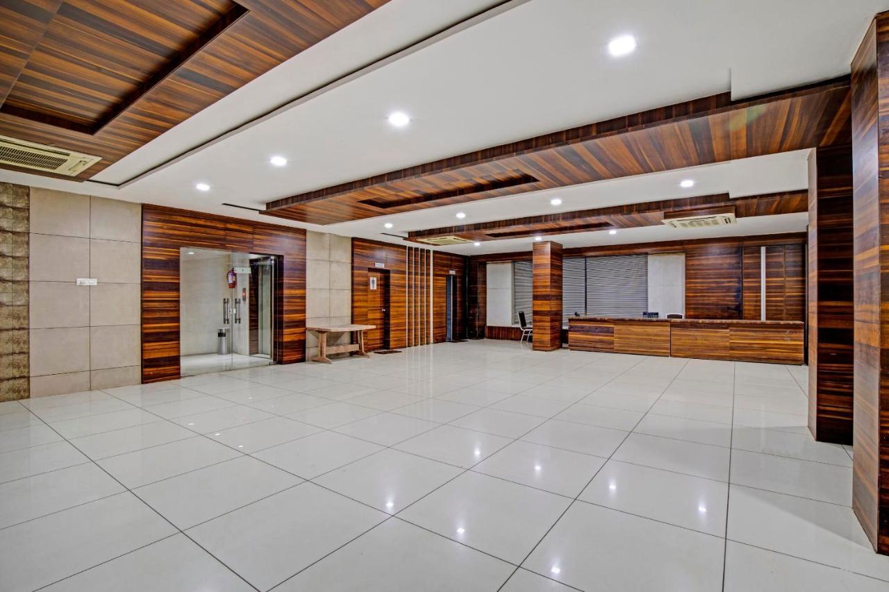 Hotel Navjivan Himatnagar Экстерьер фото